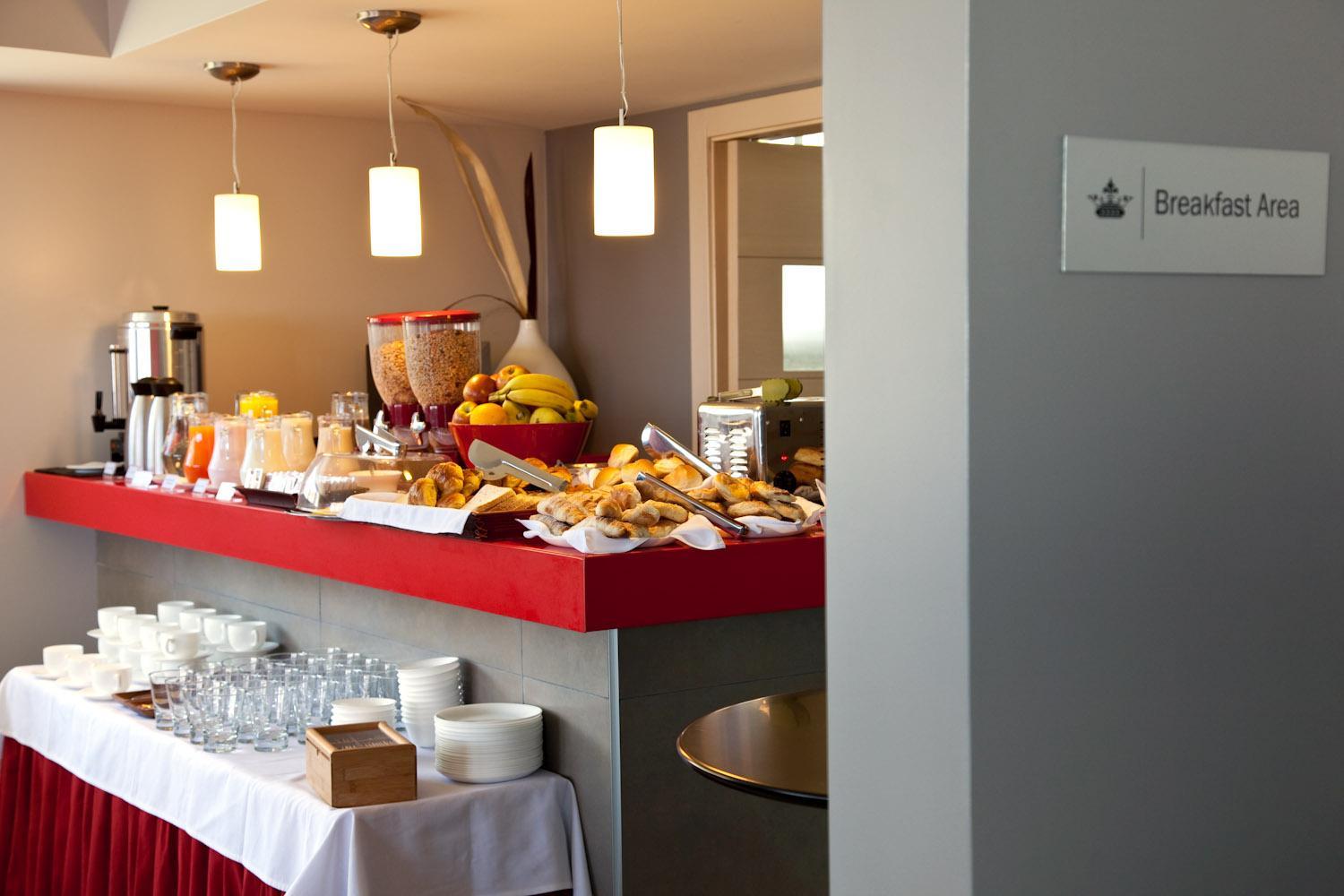 Regency Way Montevideo Hotel ภายนอก รูปภาพ
